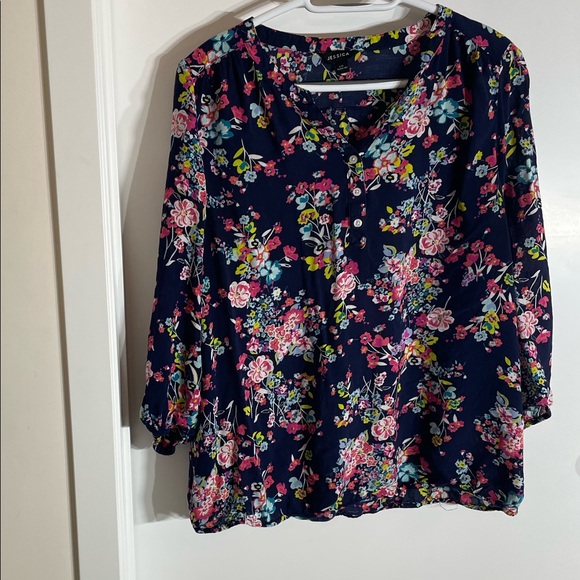 Jessica Floral Tunic - Picture 2 of 3